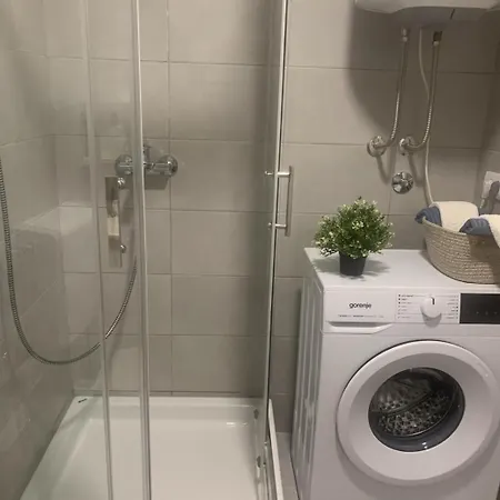 Aura - Lovely With Garage Parking Belgrado