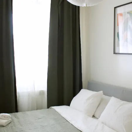 Aura - Lovely With Garage Parking