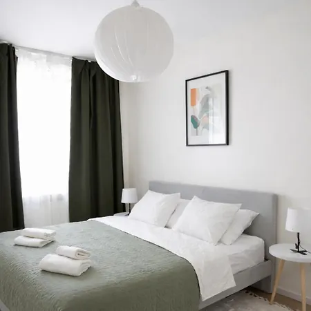 Aura - Lovely With Garage Parking * Belgrád